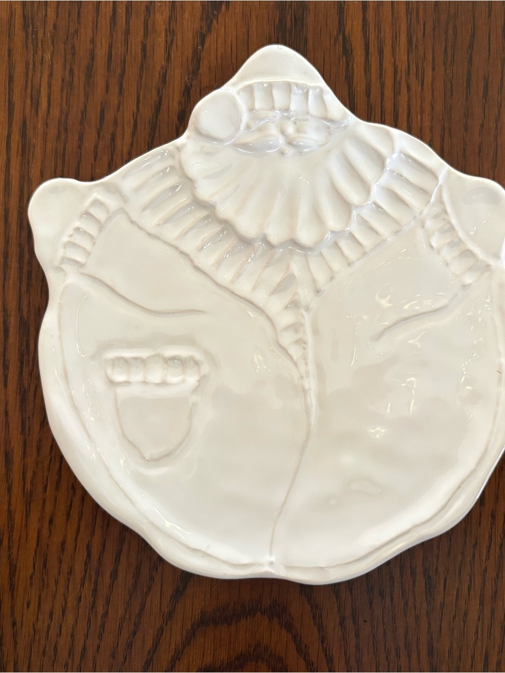 Vietri White Ceramic Santa Salad Plate